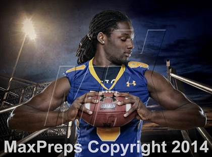 Thumbnail 2 in Oscar Smith (2014 Preseason Top 25 Photo Shoot)  photogallery.