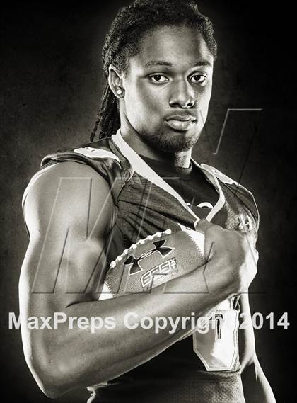 Thumbnail 3 in Oscar Smith (2014 Preseason Top 25 Photo Shoot)  photogallery.