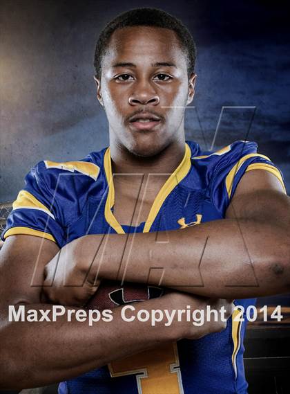 Thumbnail 1 in Oscar Smith (2014 Preseason Top 25 Photo Shoot)  photogallery.
