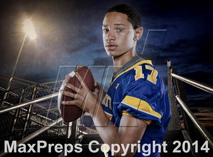 Thumbnail 1 in Oscar Smith (2014 Preseason Top 25 Photo Shoot)  photogallery.