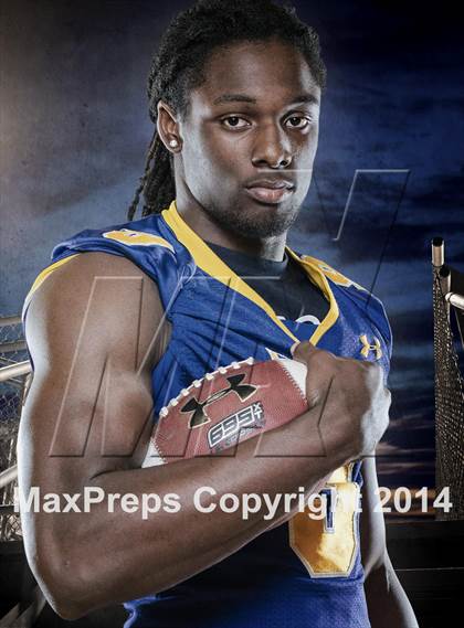 Thumbnail 1 in Oscar Smith (2014 Preseason Top 25 Photo Shoot)  photogallery.