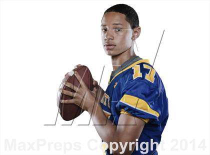 Thumbnail 1 in Oscar Smith (2014 Preseason Top 25 Photo Shoot)  photogallery.