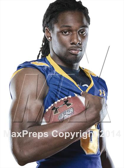 Thumbnail 2 in Oscar Smith (2014 Preseason Top 25 Photo Shoot)  photogallery.