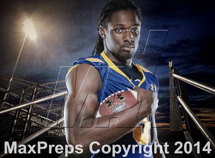 Thumbnail 3 in Oscar Smith (2014 Preseason Top 25 Photo Shoot)  photogallery.