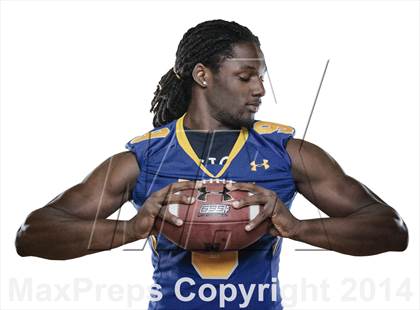 Thumbnail 3 in Oscar Smith (2014 Preseason Top 25 Photo Shoot)  photogallery.