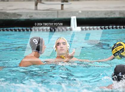 Thumbnail 2 in Grossmont vs Villa Park photogallery.