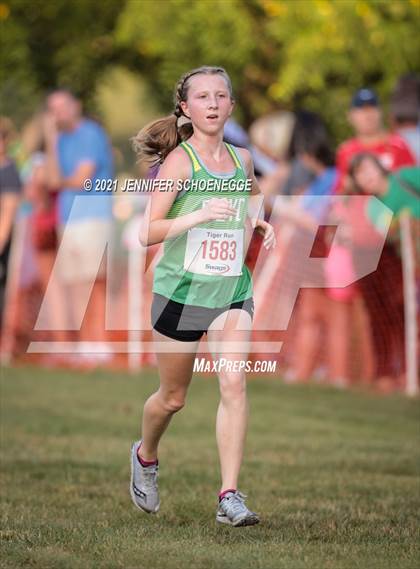 Thumbnail 1 in Saint Xavier Tiger Run photogallery.