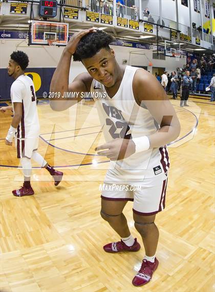 Thumbnail 1 in Belleville West vs. Simeon photogallery.