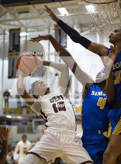 Thumbnail 3 in Belleville West vs. Simeon photogallery.