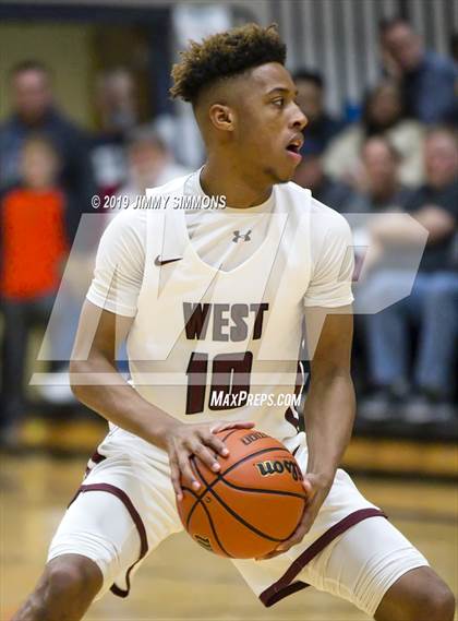Thumbnail 2 in Belleville West vs. Simeon photogallery.