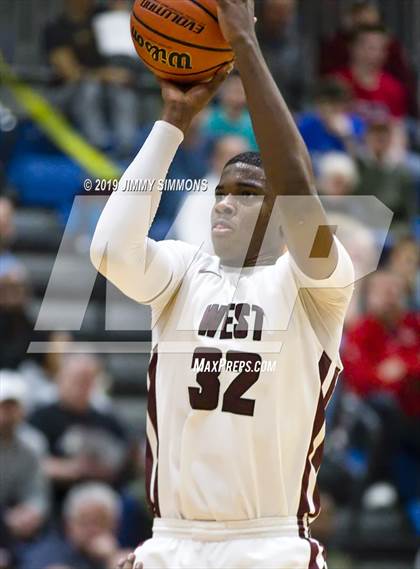 Thumbnail 2 in Belleville West vs. Simeon photogallery.