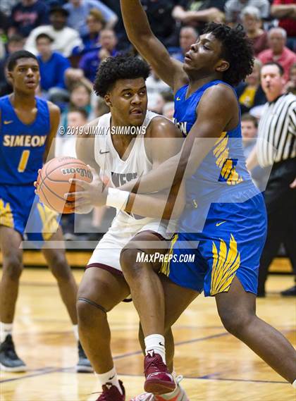 Thumbnail 1 in Belleville West vs. Simeon photogallery.