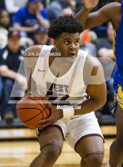 Thumbnail 3 in Belleville West vs. Simeon photogallery.