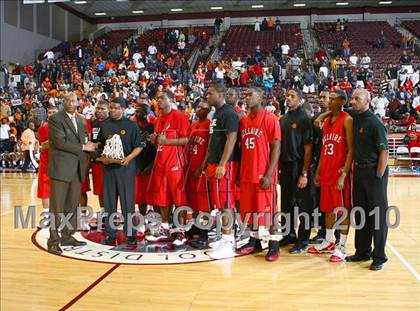 Thumbnail 2 in Bellaire vs. Bush (Texas 5A Regional Final) photogallery.