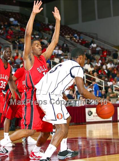 Thumbnail 2 in Bellaire vs. Bush (Texas 5A Regional Final) photogallery.