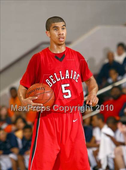 Thumbnail 1 in Bellaire vs. Bush (Texas 5A Regional Final) photogallery.
