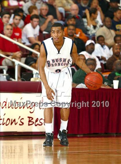 Thumbnail 2 in Bellaire vs. Bush (Texas 5A Regional Final) photogallery.