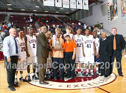 Thumbnail 2 in Bellaire vs. Bush (Texas 5A Regional Final) photogallery.