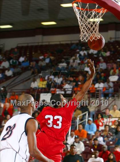 Thumbnail 1 in Bellaire vs. Bush (Texas 5A Regional Final) photogallery.
