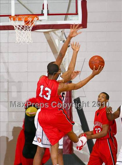 Thumbnail 2 in Bellaire vs. Bush (Texas 5A Regional Final) photogallery.