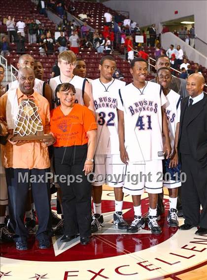 Thumbnail 1 in Bellaire vs. Bush (Texas 5A Regional Final) photogallery.