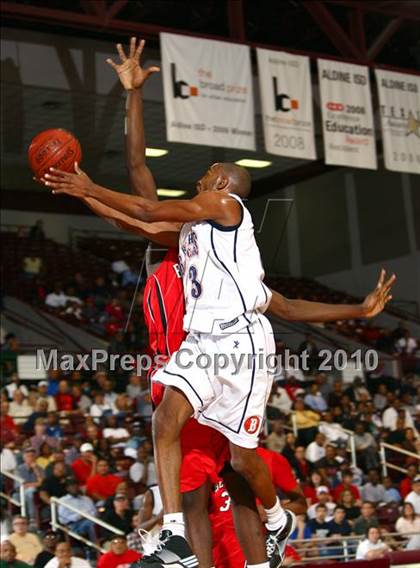 Thumbnail 1 in Bellaire vs. Bush (Texas 5A Regional Final) photogallery.