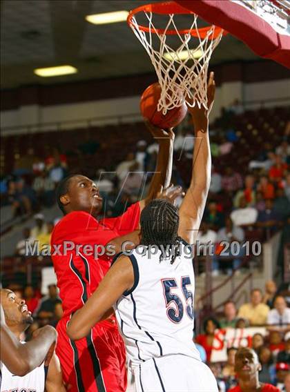 Thumbnail 3 in Bellaire vs. Bush (Texas 5A Regional Final) photogallery.