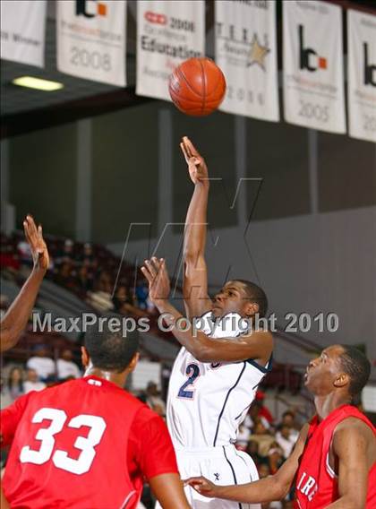 Thumbnail 1 in Bellaire vs. Bush (Texas 5A Regional Final) photogallery.