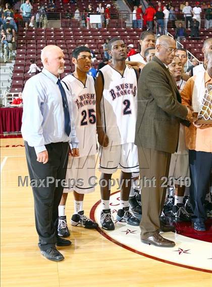 Thumbnail 3 in Bellaire vs. Bush (Texas 5A Regional Final) photogallery.