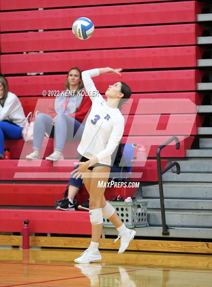 Thumbnail 1 in Lakeland vs Rochester (Chippewa Valley Tournament) photogallery.