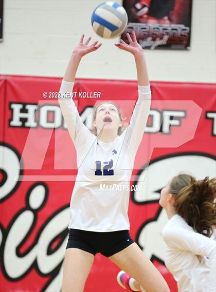 Thumbnail 1 in Lakeland vs Rochester (Chippewa Valley Tournament) photogallery.