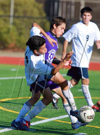 Thumbnail 2 in Southwest vs. University City (Grossmont Holiday Tournament) photogallery.