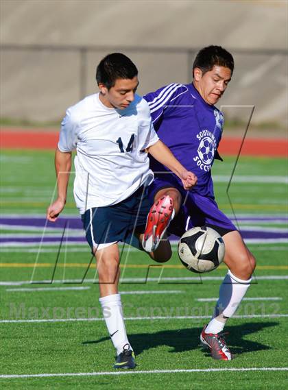 Thumbnail 3 in Southwest vs. University City (Grossmont Holiday Tournament) photogallery.