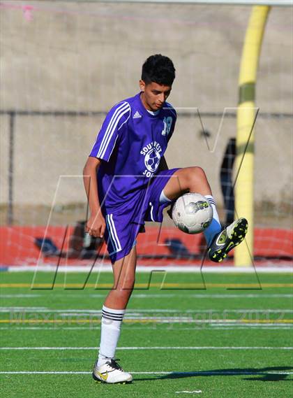 Thumbnail 1 in Southwest vs. University City (Grossmont Holiday Tournament) photogallery.