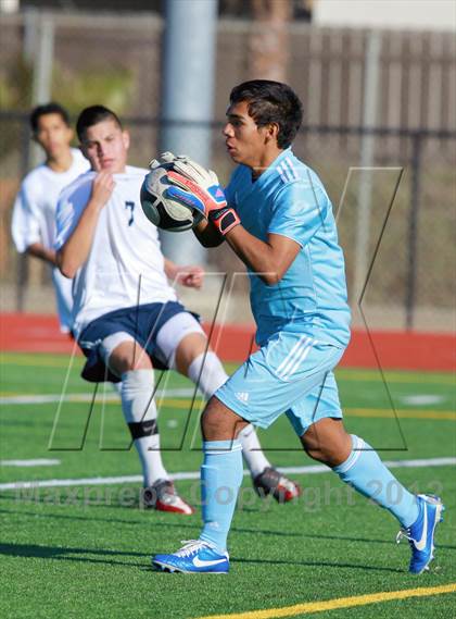 Thumbnail 2 in Southwest vs. University City (Grossmont Holiday Tournament) photogallery.