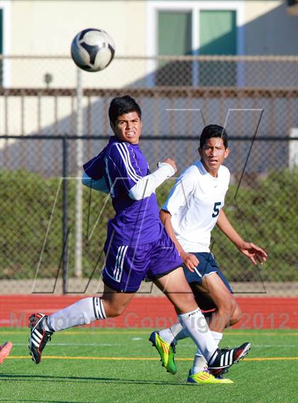 Thumbnail 2 in Southwest vs. University City (Grossmont Holiday Tournament) photogallery.