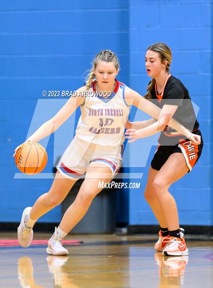 Thumbnail 1 in Davie @ North Iredell photogallery.