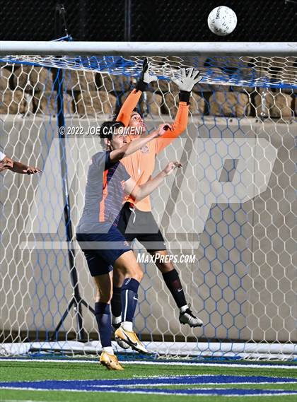 Thumbnail 2 in Plano vs Seven Lakes (UIL 6A Boys Soccer State Semifinal) photogallery.