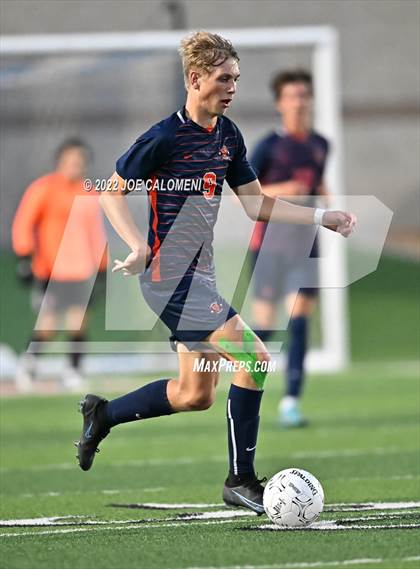 Thumbnail 2 in Plano vs Seven Lakes (UIL 6A Boys Soccer State Semifinal) photogallery.