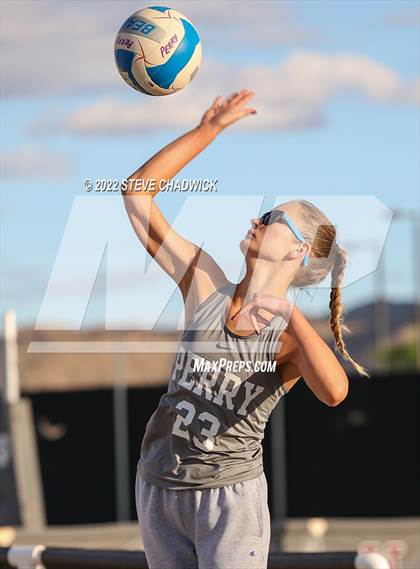 Thumbnail 2 in Mountain View vs Perry at Casteel photogallery.