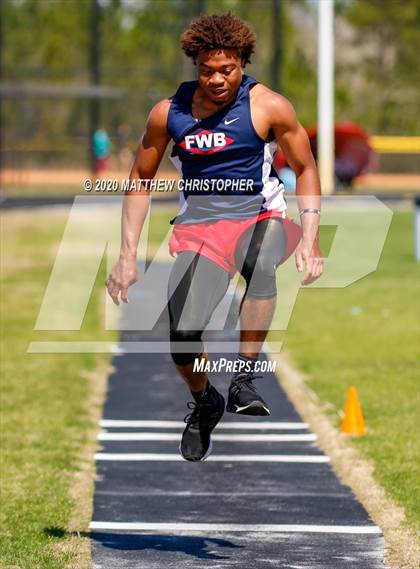 Thumbnail 1 in South Walton vs. Niceville (Seahawk Invitational) photogallery.