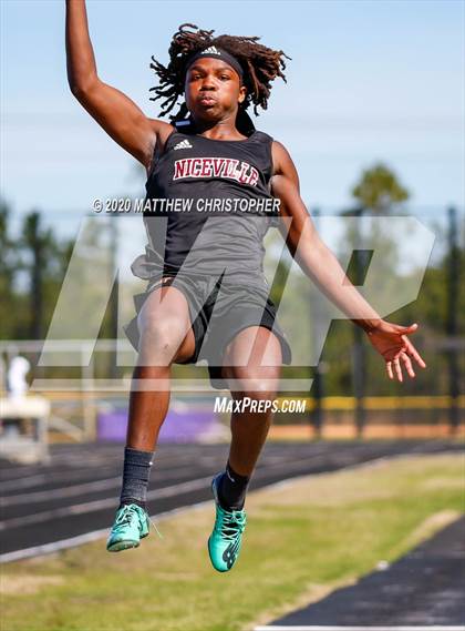 Thumbnail 1 in South Walton vs. Niceville (Seahawk Invitational) photogallery.