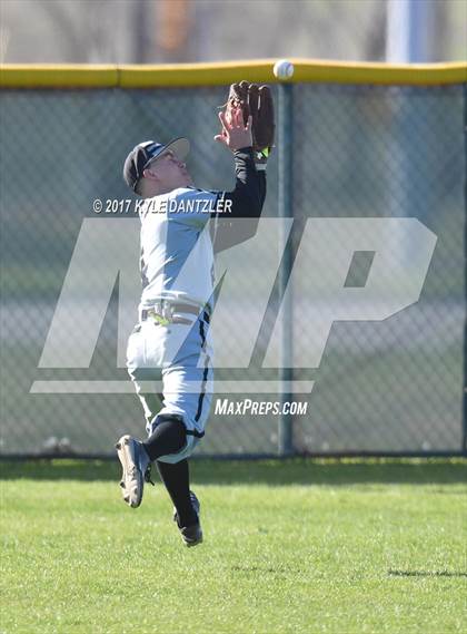 Thumbnail 3 in V.R. Eaton vs Pittsburg (Celina Tournament) photogallery.