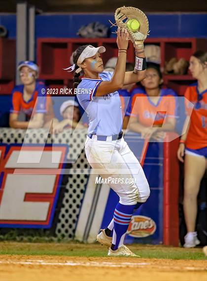 Thumbnail 2 in Oak Ridge vs Grand Oaks photogallery.