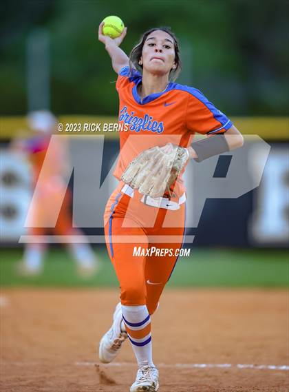 Thumbnail 1 in Oak Ridge vs Grand Oaks photogallery.