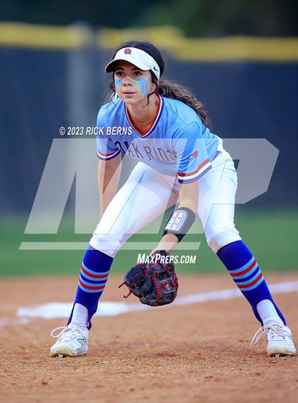 Thumbnail 3 in Oak Ridge vs Grand Oaks photogallery.