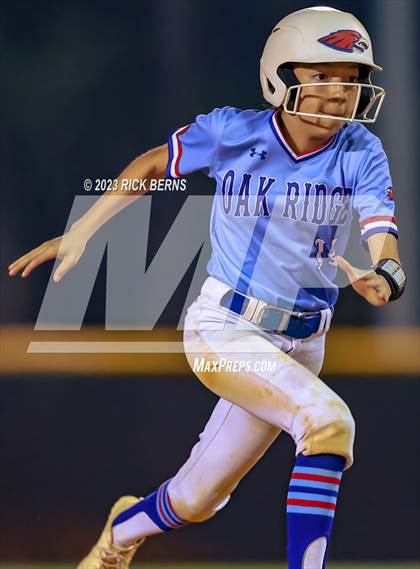 Thumbnail 2 in Oak Ridge vs Grand Oaks photogallery.