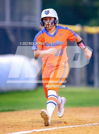 Thumbnail 1 in Oak Ridge vs Grand Oaks photogallery.
