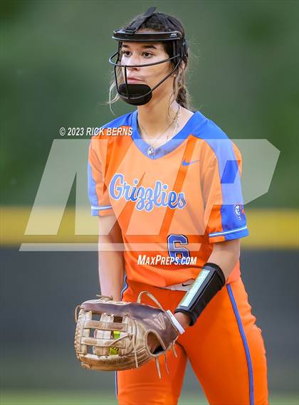 Thumbnail 1 in Oak Ridge vs Grand Oaks photogallery.