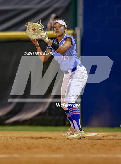 Thumbnail 1 in Oak Ridge vs Grand Oaks photogallery.